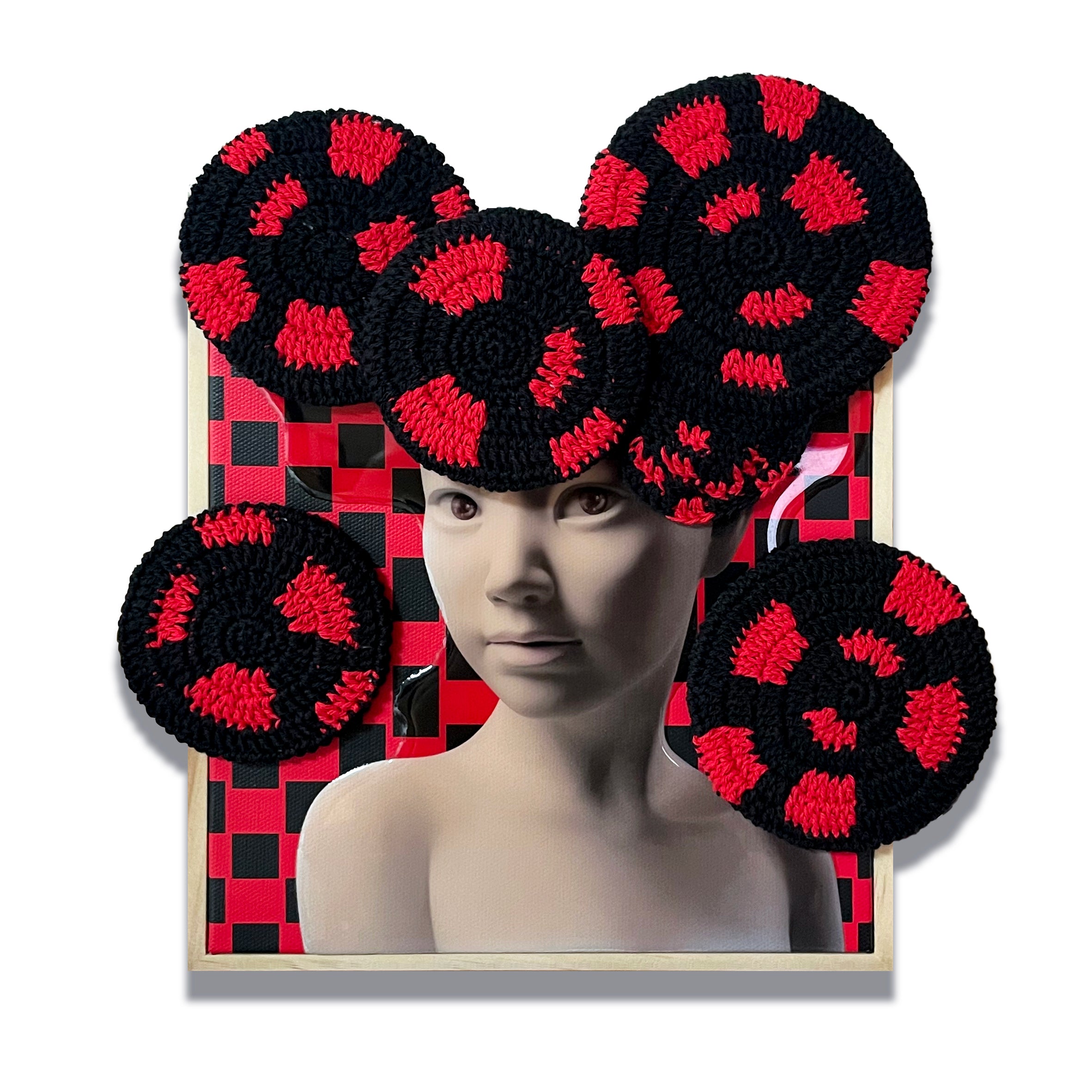 Camouflaged-Selves-Growing_29x27cm_C-print_-epoxy-resin_yarn_2024_70.jpg
